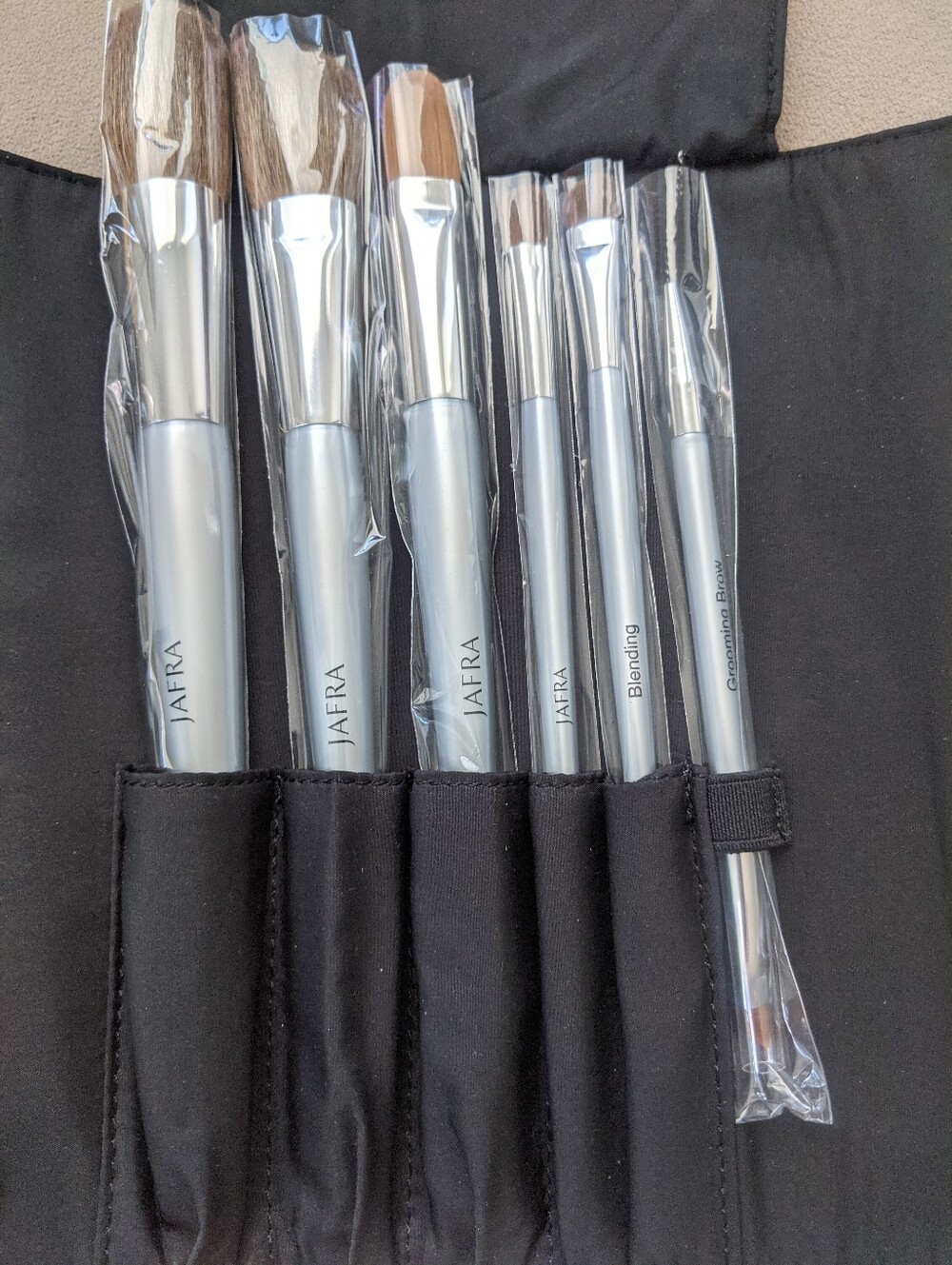 JAFRA Silver Makeup Brush Set with Black Roll